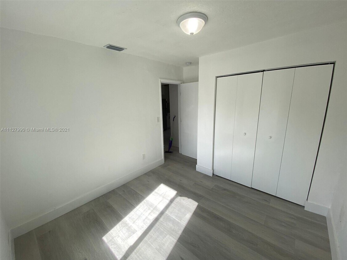 Foto del edificio - 2035 NW 43rd St