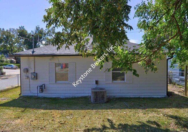 Building Photo - 1533 Walnut St