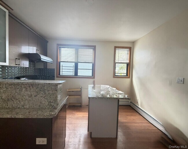 Foto del edificio - 49-04 69th St