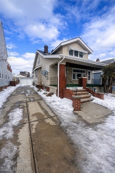 Building Photo - 7014 Thornton Dr