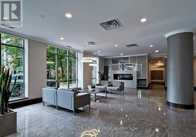 Building Photo - 22 Olive Ave