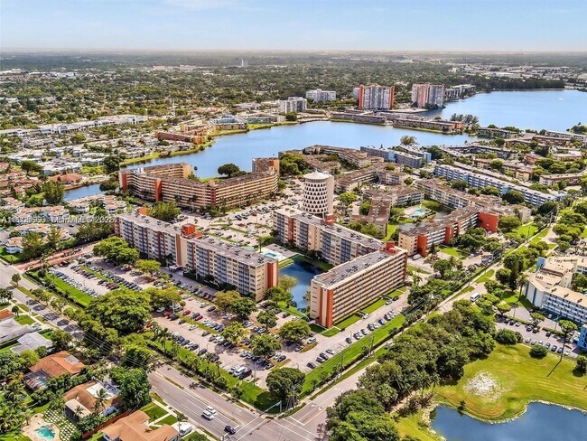 Building Photo - 1780 NE 191st St