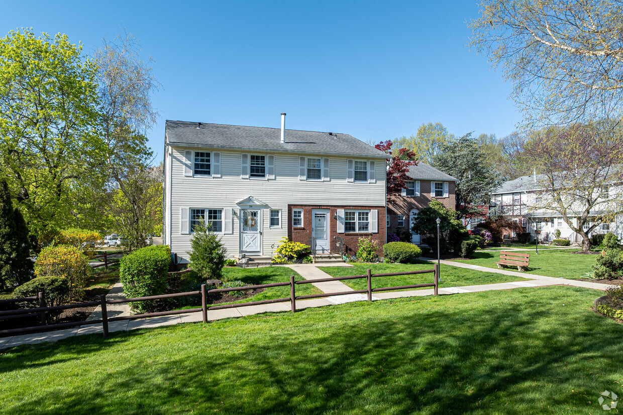 Primary Photo - East Gate Condominiums