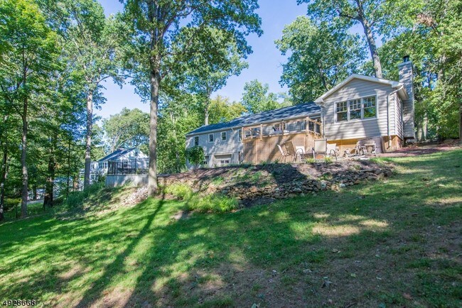 Building Photo - 121 Countryside Dr
