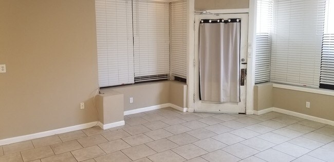 Building Photo - Big Studio Apartment