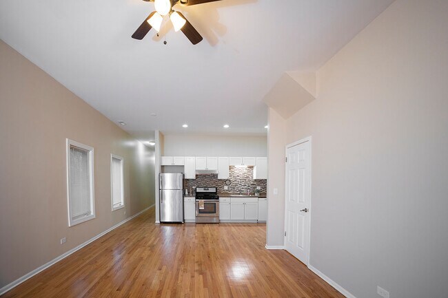 Building Photo - 3015 W Arthington St