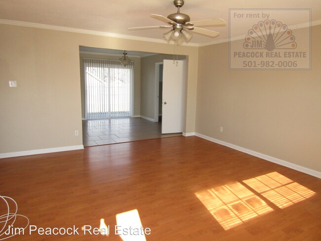 Building Photo - 3 br, 1 bath House - 7 Collins Court