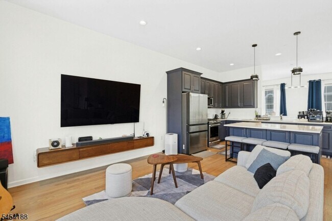 Foto del edificio - 62 Parkside Ln