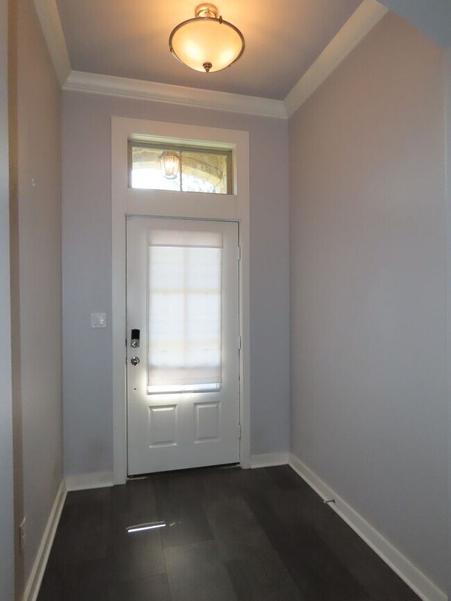 Foto del edificio - Beautiful 3 Bedroom, 2 Bath Home in South ...