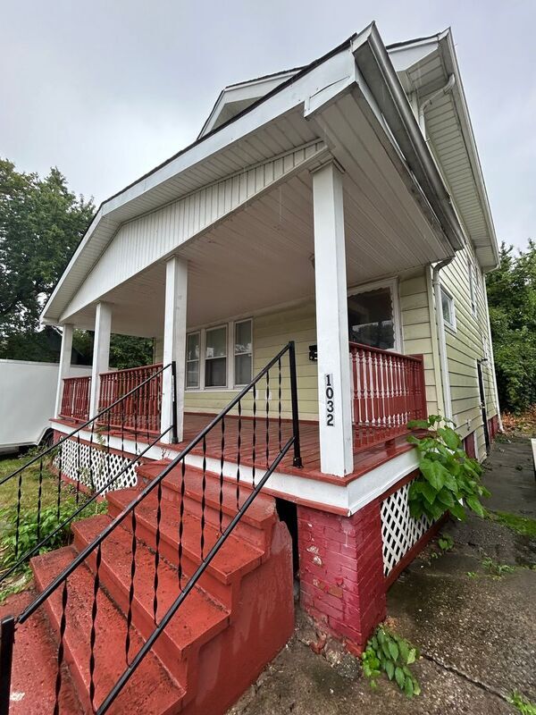 Building Photo - 1032 E 145th St