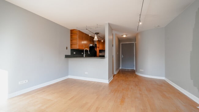 Building Photo - 1221 N Dearborn St