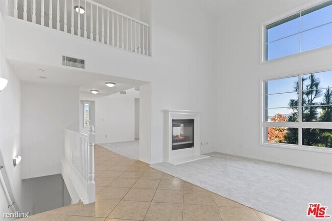 Building Photo - 4 br, 3 bath Condo - 13031 Villosa Pl Apt 437