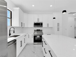 Building Photo - 3417 8th St SW