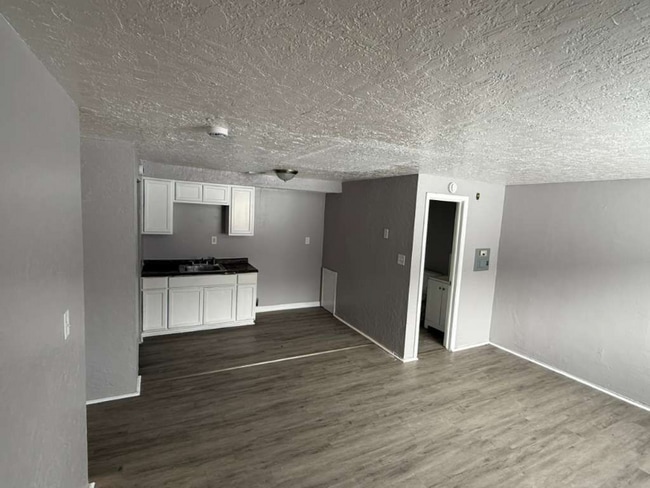 Building Photo - 15112 Euclid Ave