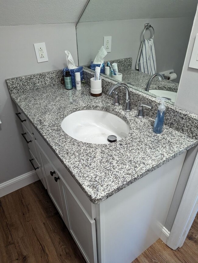 Building Photo - 105 James Agee St