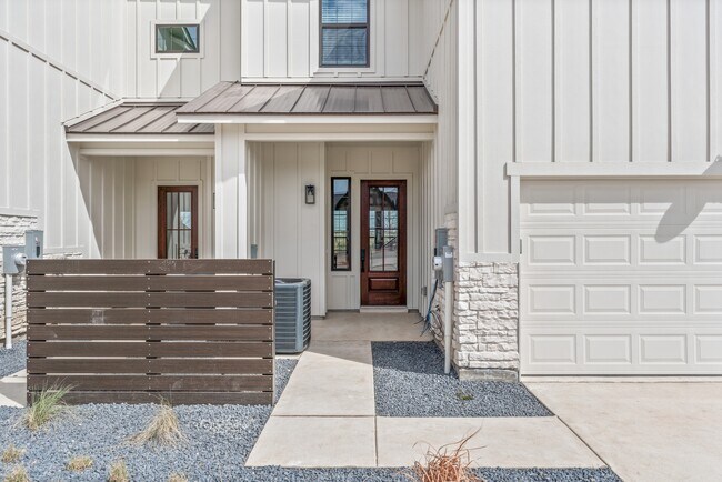 Foto del edificio - 6720 Abode Ave