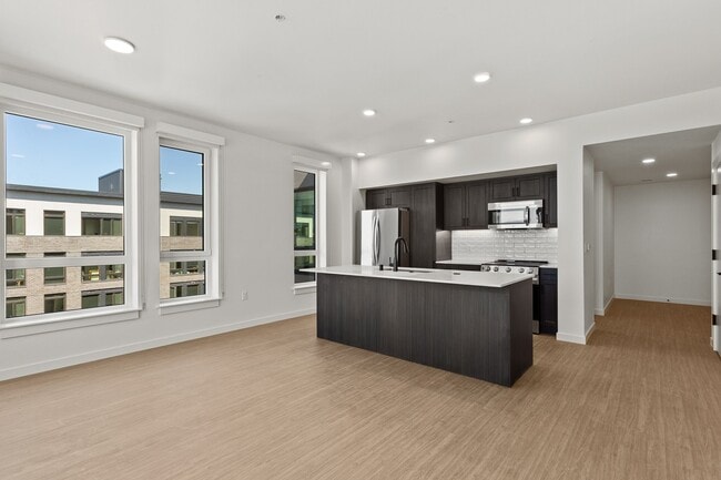 Building Photo - 440 West