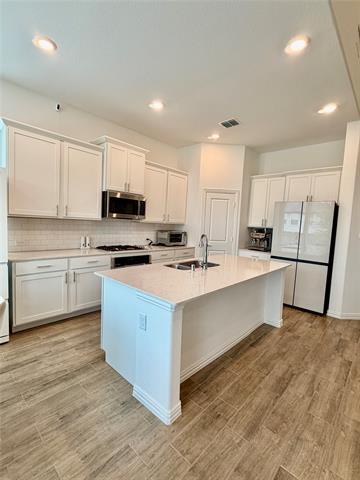 Foto del edificio - 3161 Ridgelake Way