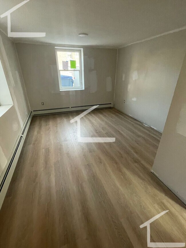 Foto del edificio - Huge 4 bed in Brookline