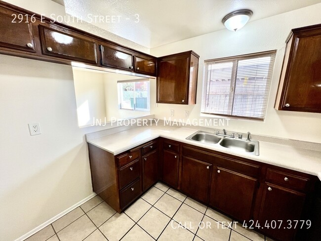 Foto del edificio - 2 Bed 1 Bath Apartment For Rent in Long Beach