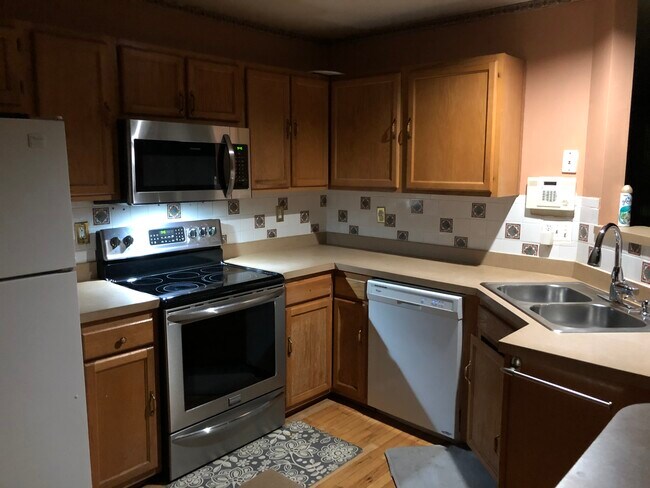 Building Photo - 9620 Antler Cir