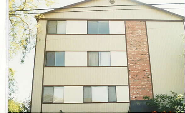 Foto del edificio - 929 N 98th St