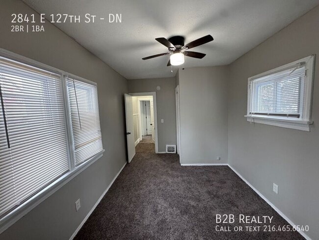 Foto del edificio - 2841 E 127th St