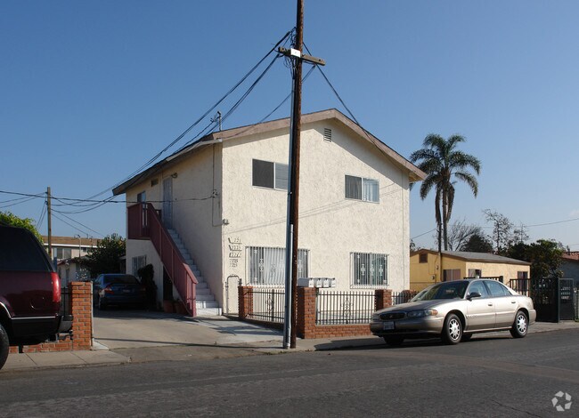 Building Photo - 2215-2225 Smythe Ave