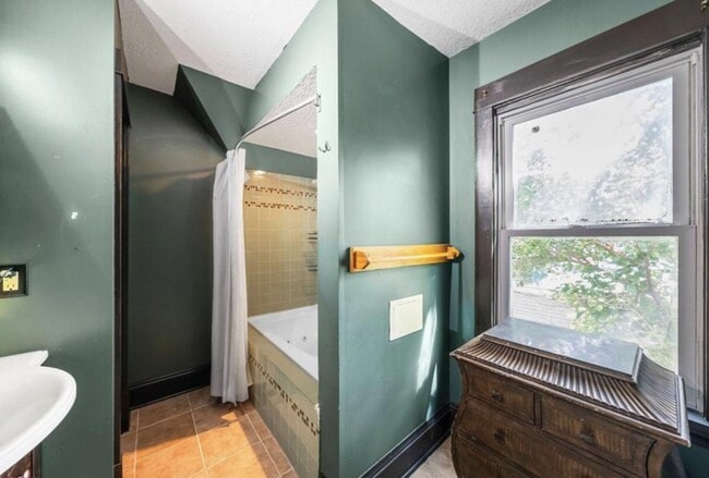 Foto del edificio - 311 E 31st St