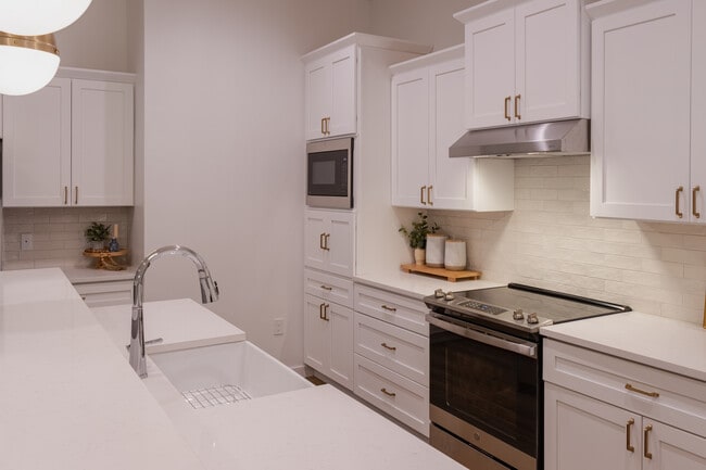 Building Photo - Hatton Place Townhomes