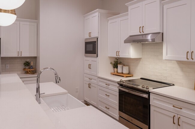 Foto del edificio - Hatton Place Townhomes