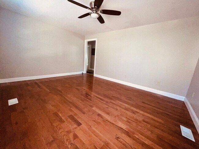 Building Photo - 538 Gadd Rd