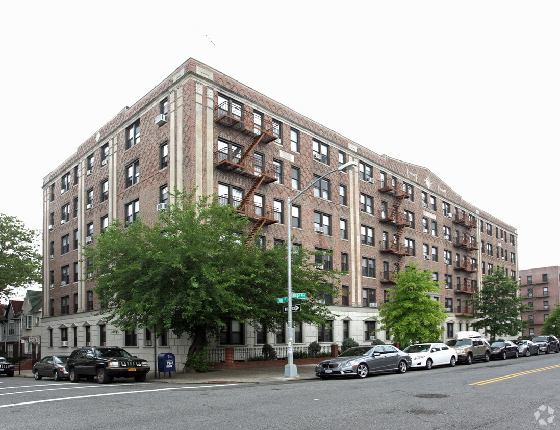 Building Photo - Ambassador