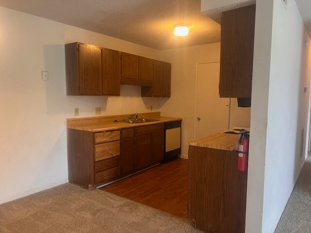 Building Photo - 719-E S Parker Dr