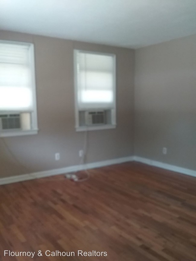 Building Photo - 2 br, 1 bath House - 3052 Knox Street