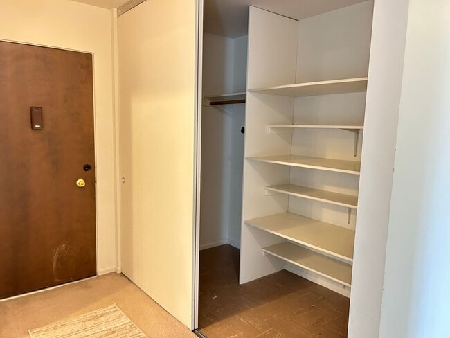 Foto del edificio - Spacious 2 Bed, 1 Bath Apartment at Lynnwood - 62+ Living!!