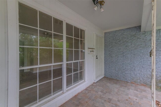 Building Photo - 7413 Heilig Rd