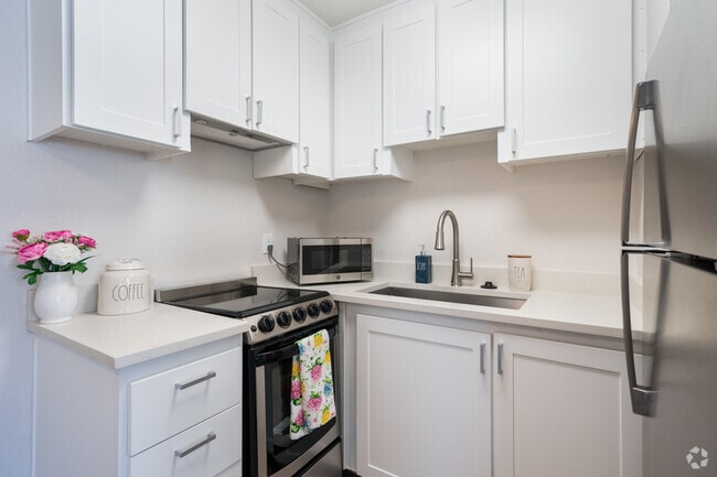 Interior Photo - Willowridge