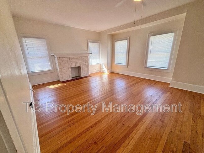 Building Photo - 3522 Pine St