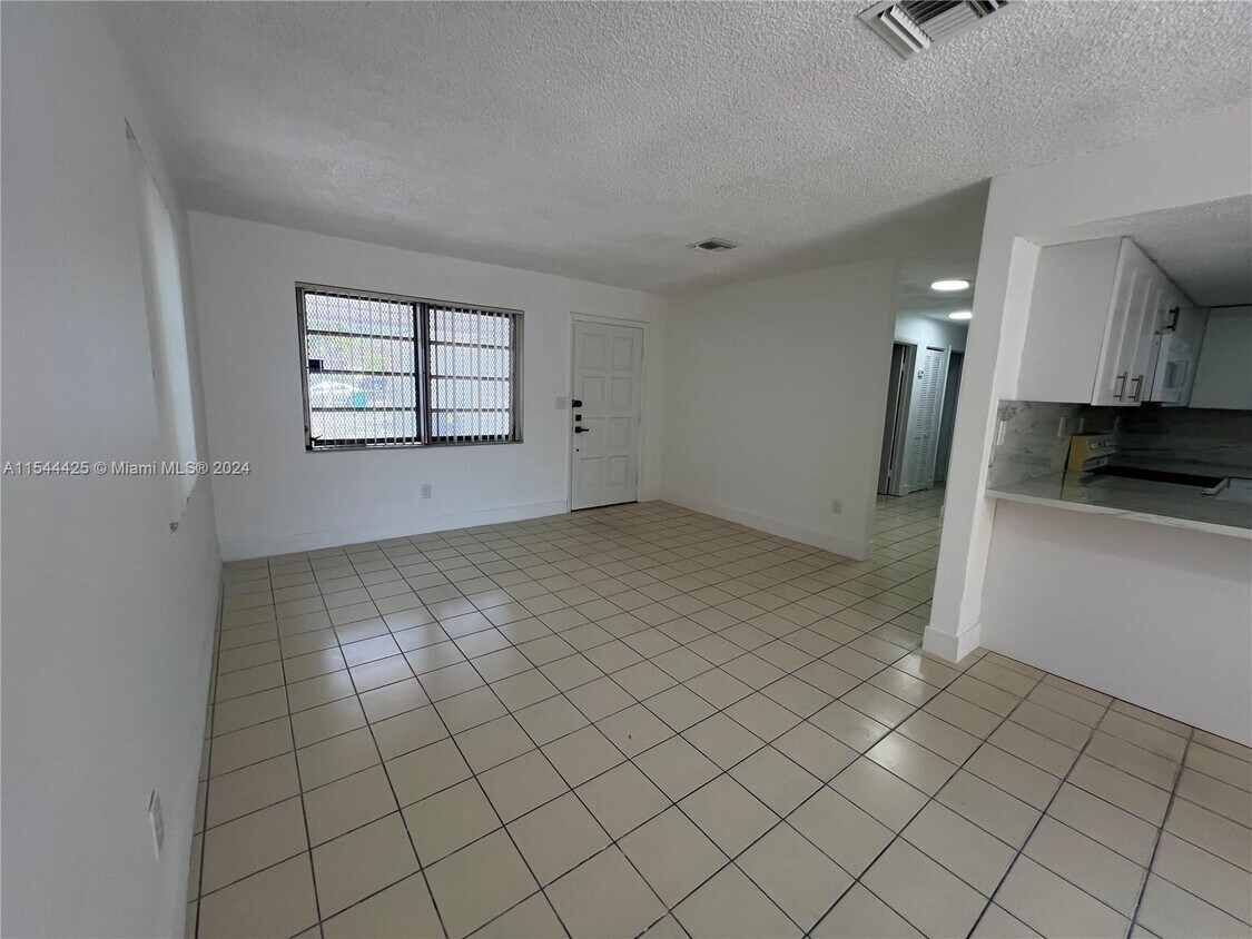 Building Photo - 1628 SW 9th St