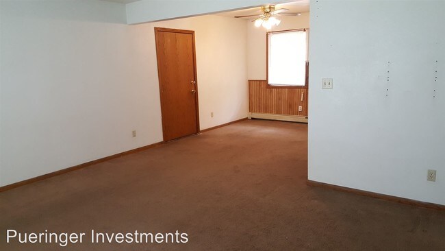 Building Photo - 3 br, 2 bath House - 1041 E. DIVISION