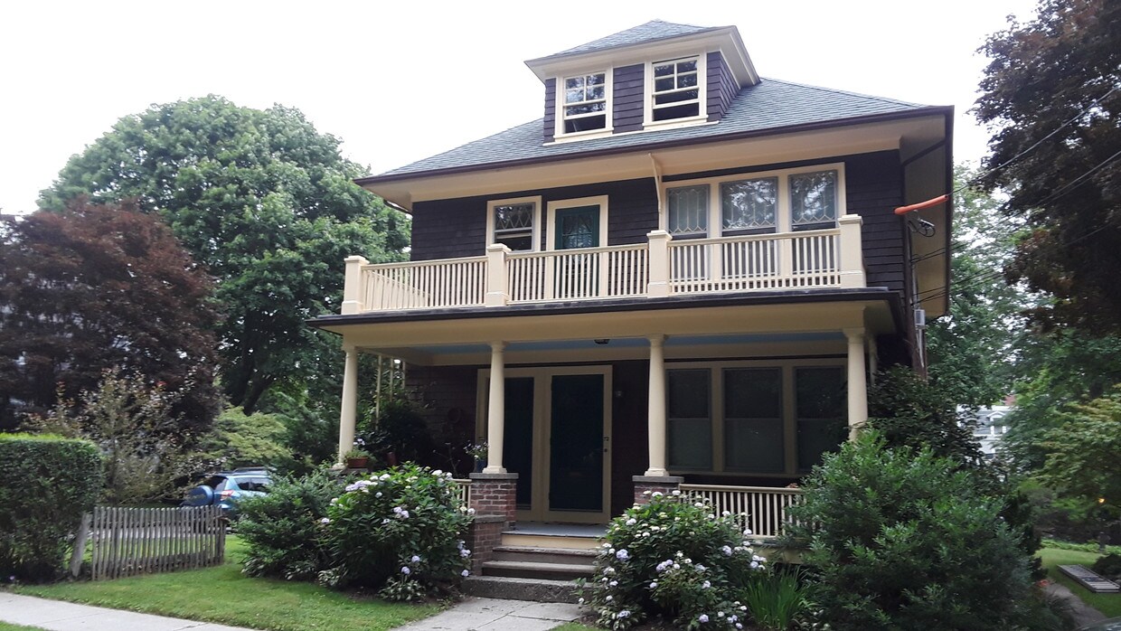 Primary Photo - 70 Brayton St
