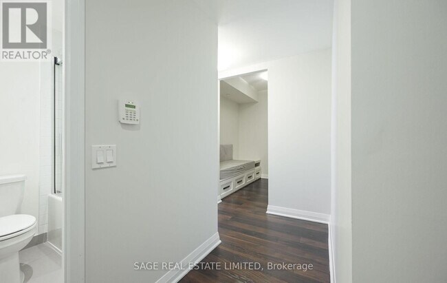 Photo du bâtiment - 5 Valhalla Inn Rd