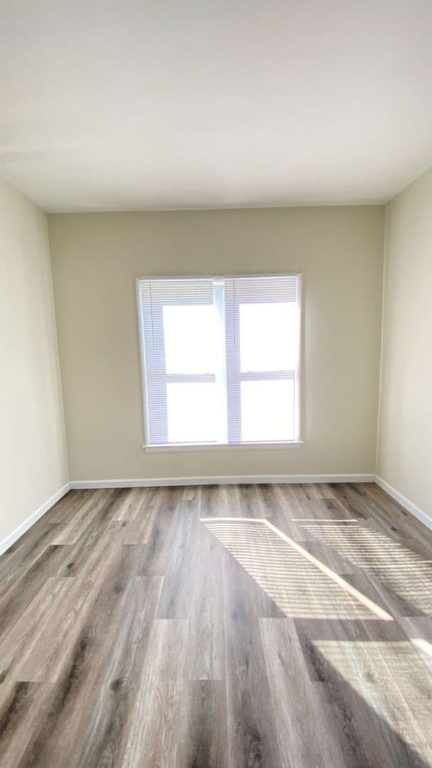 Foto del edificio - 214 E Crawford St