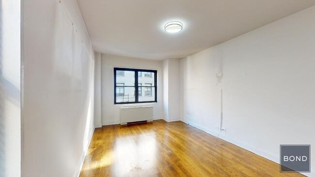 Building Photo - 96 Fifth Avenue
