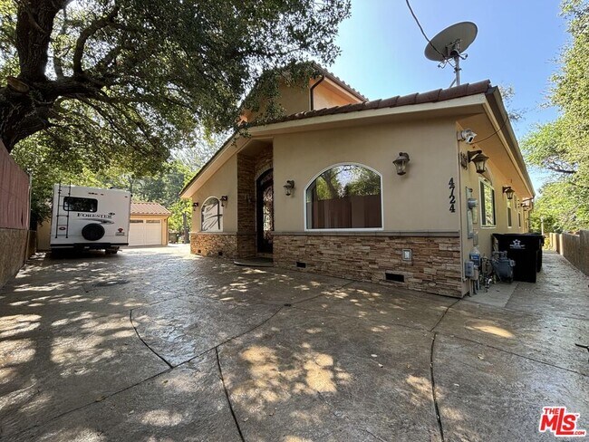 Foto del edificio - 4724 Castle Rd