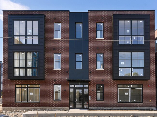 Foto del edificio - 8324 W Center Ave