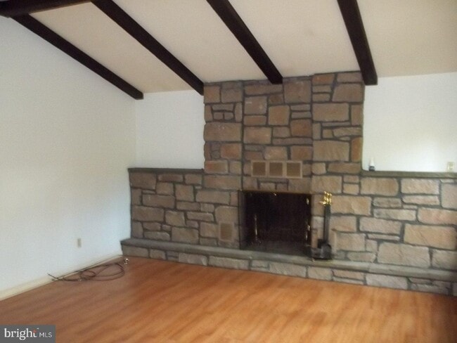 Building Photo - 609 Elephant Rd