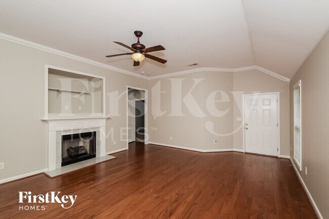 Foto del edificio - 316 Village Dr