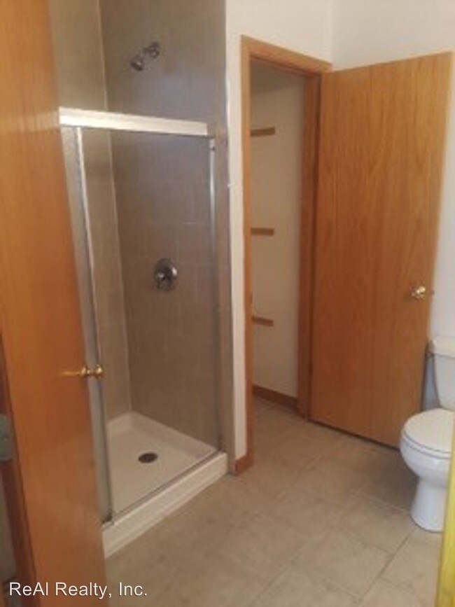 Foto del edificio - 647 W 43rd St